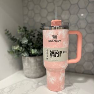 Stanley 40oz Tumbler in Peach Tie Dye